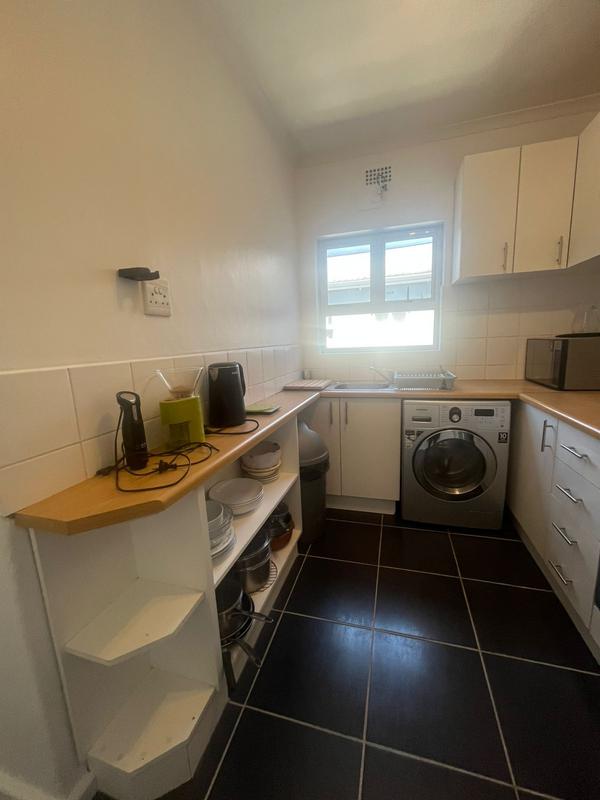 To Let 2 Bedroom Property for Rent in Vredehoek Western Cape